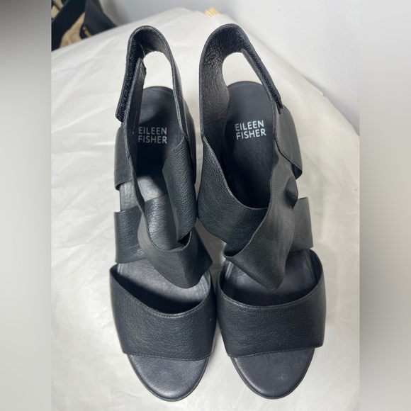 EILEEN FISHER Whimsy Wedge Sanal in a size 8 Black
Style No. EF47893 - Picture 4 of 10